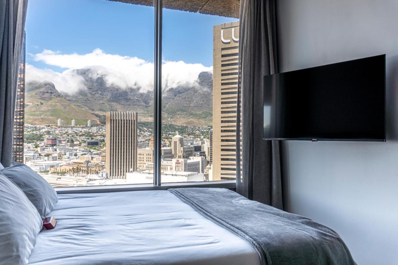 Stunning 1-Bedroom Apartment With Mountain Views Cape Town Bagian luar foto